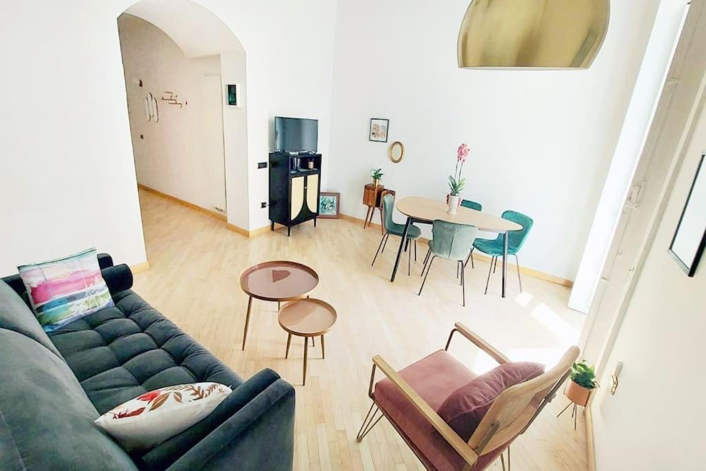 Maison In Centro Napoli Bagian luar foto