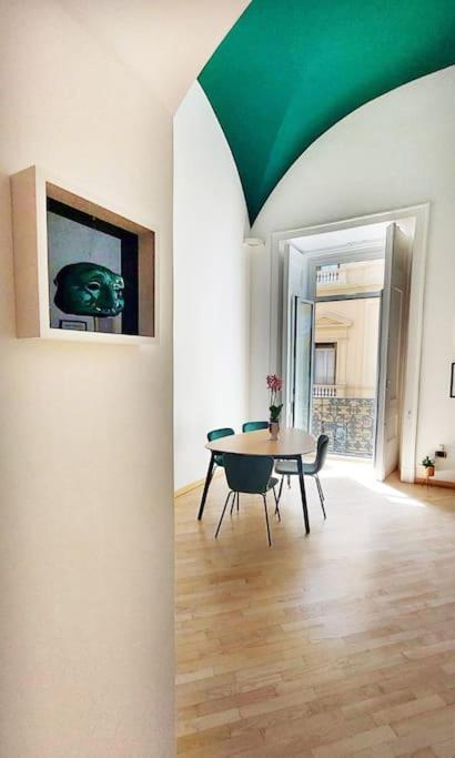Maison In Centro Napoli Bagian luar foto