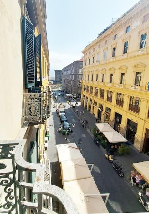 Maison In Centro Napoli Bagian luar foto