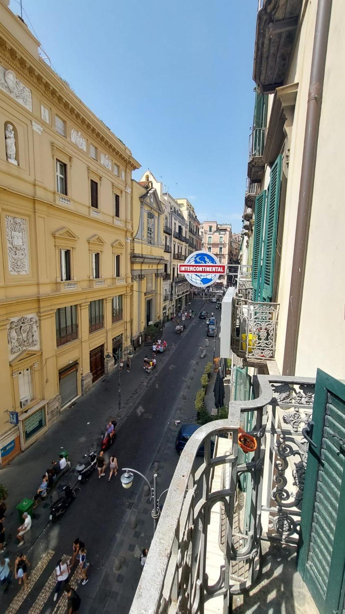 Maison In Centro Napoli Bagian luar foto